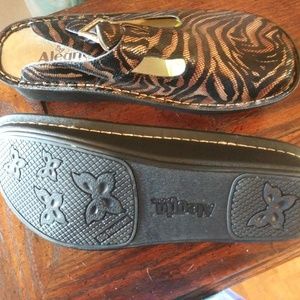 NWOT * Alegria Classic Slide on Mule Size 40 US 9